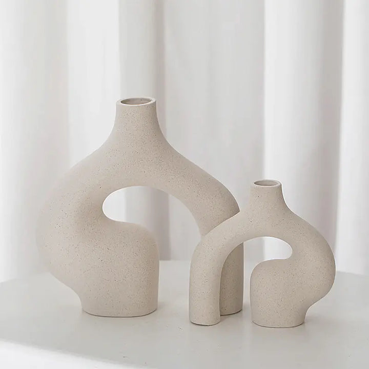 Nordic Sculpt Ceramic Vase – Minimalist Home Decor for Dried Flowers