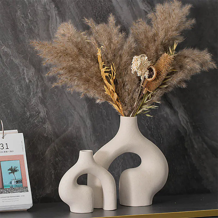 Nordic Sculpt Ceramic Vase – Minimalist Home Decor for Dried Flowers